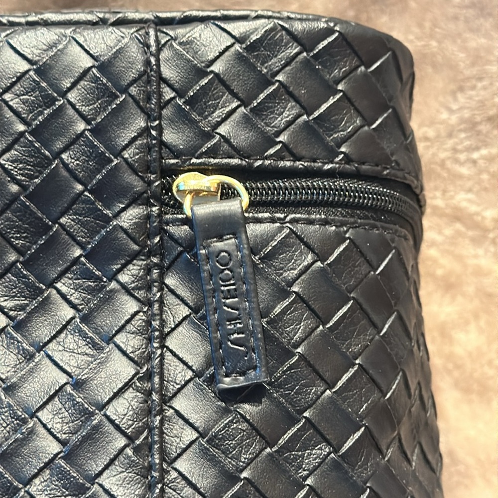 NWOT Shiseido Black Woven Zip Around Cosmetic Makeup Bag with Top Handle - Picture 5 of 7